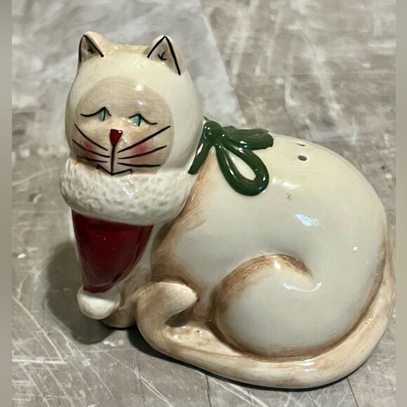 Sakura Christmas Cats Salt and Pepper Shakers Set Hand Painted Earthenware - Picture 6 of 10